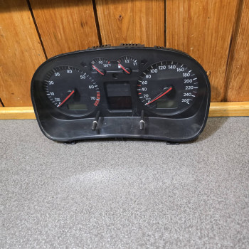 Панель приборів до Volkswagen Golf 4 (1J0920821A)