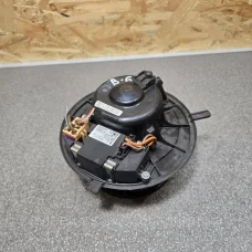 Купити Моторчик вентилятора отопителя Volkswagen Passat B6, CC, Touran, Skoda Superb 2, Фольксваген 3C1820015N 3C0907521F — магазин автозапчастин AutoDetal