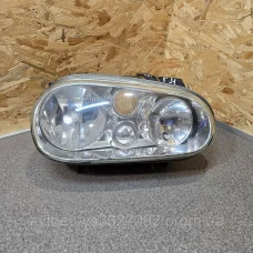 Купити Фара передня права Volkswagen Golf 4,Фольцваген Гольф 4 1J1941016B — магазин автозапчастин AutoDetal