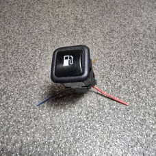 Купити Кнопка лючка бака Volkswagen Golf 4, Bora, Passat, Seat, Фольксваген Гольф 4, Пассат, Сеат 3B0959833A — магазин автозапчастин AvtoEU