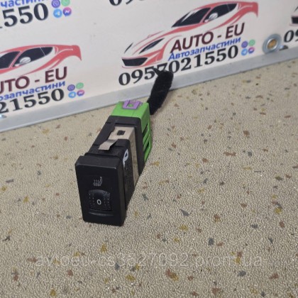 Купити Кнопка подогрева переднего сиденья Volkswagen Passat B5, Skoda Superb B 3B0963564D — магазин автозапчастин AvtoEU