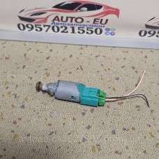 Купити Датчик педали прививки Renault Scenic 2,Trafic, Vivaro, Primastar, Рено Сценик 2, Трафик, Виваро Мегане 2 8200168340 — магазин автозапчастин AvtoEU