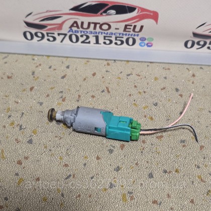 Купити Датчик педали прививки Renault Scenic 2,Trafic, Vivaro, Primastar, Рено Сценик 2, Трафик, Виваро Мегане 2 8200168340 — магазин автозапчастин AvtoEU
