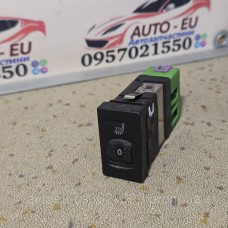 Купити Кнопка подогрева переднего сиденья Volkswagen Passat B5, Skoda Superb B 3B0963563C — магазин автозапчастин AvtoEU