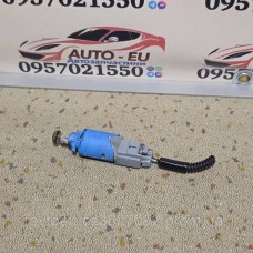 Купити Датчик педали прививки Renault Scenic 2,Megane 2, Рено Сценик 2,Мегане 2 8200168239 — магазин автозапчастин AvtoEU