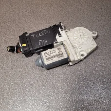 Купити Стеклоподъемник правой двери передней Seat Toledo, Leon Volkswagen Golf 4,Bora (1J0959802G — магазин автозапчастин AvtoEU