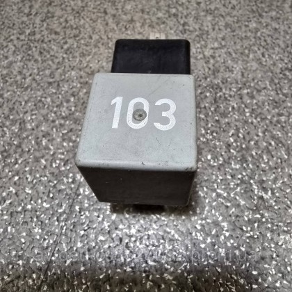 Купити Реле 103 свечей накала VAG Volkswagen, Skoda, Seat, Audi, Фольцваген, Ауди, Шкода, Сеат 357911253 — магазин автозапчастин AvtoEU