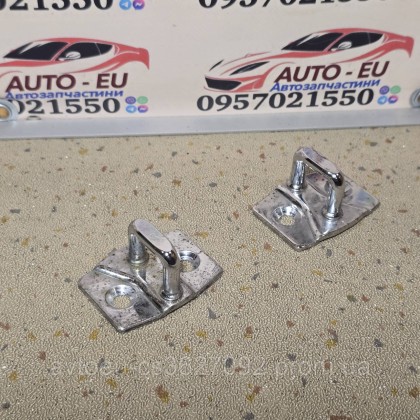 Купити Петли, скобы замков дверей BMW E-90, E-91, BMW E-90 BMW 7067805 — магазин автозапчастин AvtoEU