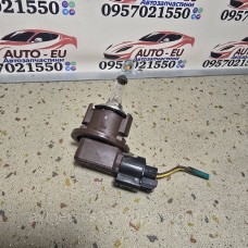 Купити Цоколь с лампочкой передней фары Opel Zafira A, Зафира А — магазин автозапчастин AvtoEU