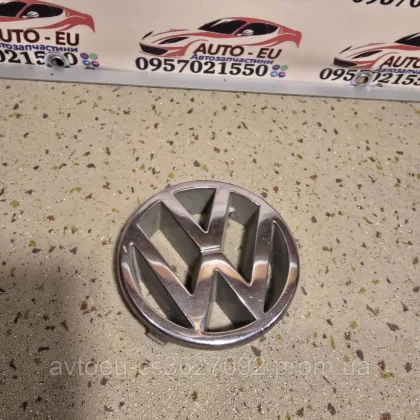 Купити Эмблема решетки радиатора Volkswagen Golf 3, Vento, Фольксваген Гольф 3, Венто 3A0853601 — магазин автозапчастин AutoDetal