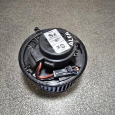 Купити Моторчик печки вентилятора Alfa Romeo 147, Альфа Ромео 147 885001813FZ — магазин автозапчастин AvtoEU