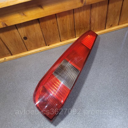 Купити Задний фонарь стоп левый Ford Fiesta 02-08r. (2S6113N004) — магазин автозапчастин AvtoEU