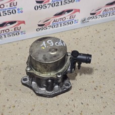 Купити Вакуумный насос до 1.9 cdi Renault Trafic, Scenic, Laguna, Vivaro, Primastar, Рено Трафик, Виваро, Лагуна 820689330 — магазин автозапчастин AvtoEU
