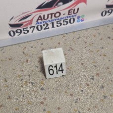 Купити Реле 614 электро бензонасоса VAG Volkswagen, Skoda, Seat, Audi, Фольцваген, Ауди, Шаль, Сеат 8E0951253 — магазин автозапчастин AvtoEU