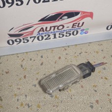 Купити Плафон подсветки бардачка Volkswagen, Audi, Skoda, Seat, Фольцваген, Ауди, Шкод, Сеат — магазин автозапчастин AvtoEU
