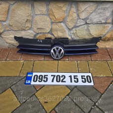 Купити Решетка радиатора Volkswagen Golf 4,Фольцваген Гольф 4 1J0853651F — магазин автозапчастин AvtoEU