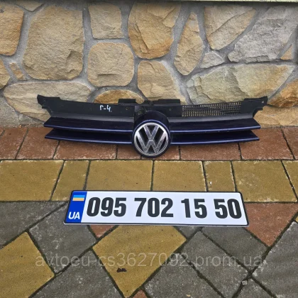 Купити Решетка радиатора Volkswagen Golf 4,Фольцваген Гольф 4 1J0853651F — магазин автозапчастин AutoDetal