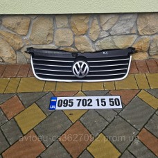 Купити Решетка радиатора Volkswagen Passat B5, Фольцваген Пассат Б5 3B0853651K — магазин автозапчастин AvtoEU