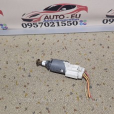 Купити Датчик стоп-сигнала Renault Scenic 2, Magene 2,Рено Сценик 2,Мегане 2 8200168238 — магазин автозапчастин AvtoEU