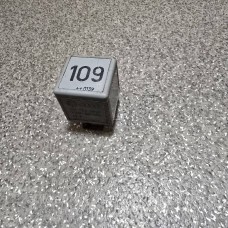 Купити Рене 109 топливного насоса VAG, Volkswagen, Seat, Audi, Skoda, Фольцваген, Ауди, Шкода, Сеат 1J0906381А — магазин автозапчастин AvtoEU