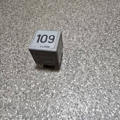 Купити Рене 109 топливного насоса VAG, Volkswagen, Seat, Audi, Skoda, Фольцваген, Ауди, Шкода, Сеат 1J0906381А — магазин автозапчастин AvtoEU