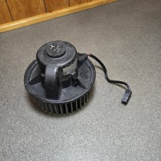 Купити Моторчик печки вентилятора Volkswagen Passat 4, T-4, Audi 80, Фольксваген Пассат 4, Т4 893819021, BOSCH — магазин автозапчастин AvtoEU
