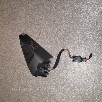 Купити Накладка зеркала + динамик VW Passat b6 3c0837994 правой двери передней — магазин автозапчастин AvtoEU