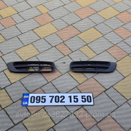 Купити Решетка, заглушка в бампер передний Skoda Fabia 2,Шкода Фабия 2 5J0807367 — магазин автозапчастин AvtoEU