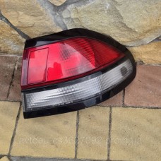 Купити Задний фонарь стоп правый Mazda 626 GF хэтчбек, Мазда 626 GF 22061825 — магазин автозапчастин AvtoEU