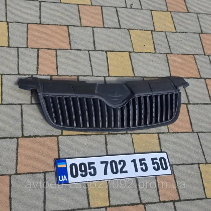 Купити Решетка радиатора Skoda Fabia 2, Шаль Фабия 2 5J0853668 — магазин автозапчастин AutoDetal