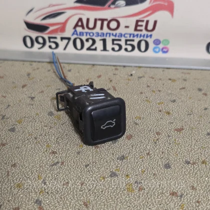 Купити Кнопка открытия крышки багажника Skoda Fabia 2,Шкода Фабия 2 3B0959831 — магазин автозапчастин AutoDetal