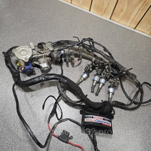 Купити ГБО-4 подкапотка Stag-4 QBOX BASIC для авто на 4 цилиндров — магазин автозапчастин AutoDetal